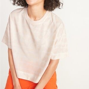 EUC Old Navy Loose Short-Sleeve StretchTech Performance Cropped Top Size M